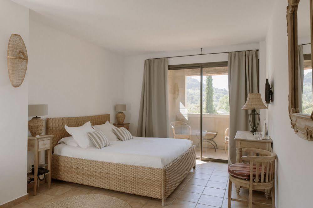 Hotel Auberge La Feniere - Les Collectionneurs Cadenet Buitenkant foto